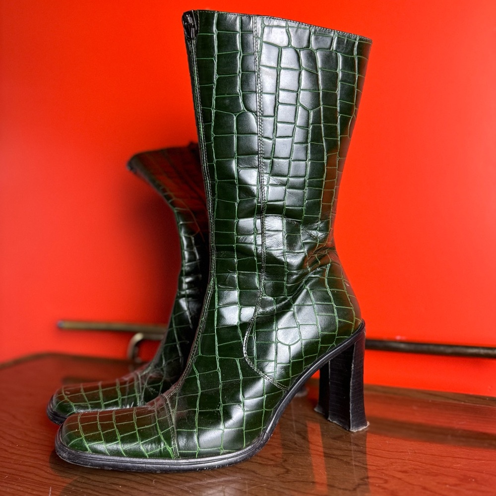 Cesare Paciotti real leather aligator print made in Italy emerald heeled boot